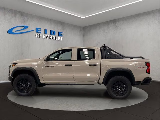 2026 White Chevrolet Colorado Trail Boss 4X4 Truck