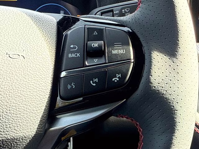 2026 White Ford Explorer ST-Line RWD SUV