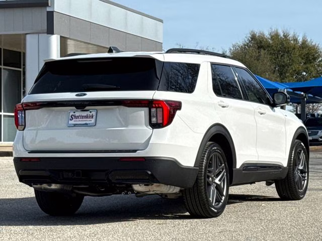 2026 White Ford Explorer ST-Line RWD SUV