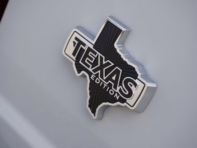 2026 Avalanche Ford F-150 XLT 4X4 Truck