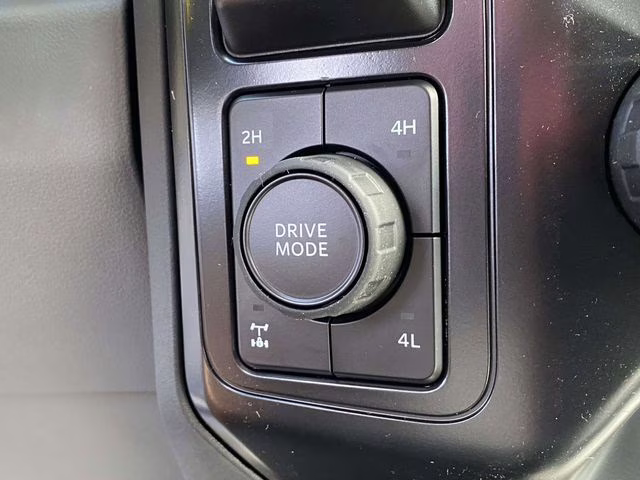 2026 Oxford White Ford Super Duty F-250 SRW XL 4X4 Truck