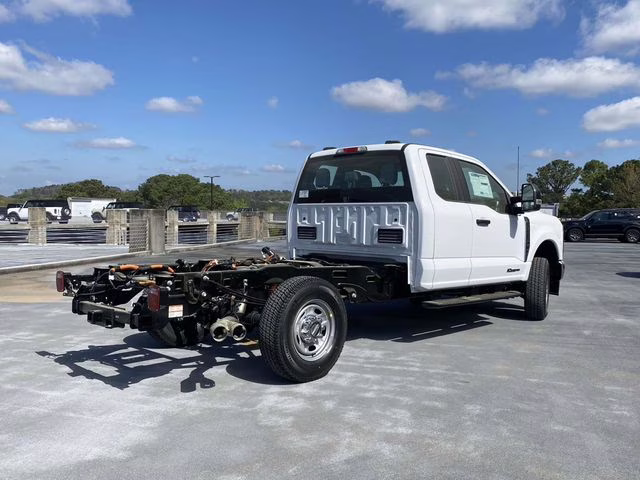 2026 Oxford White Ford Super Duty F-250 SRW XL 4X4 Truck