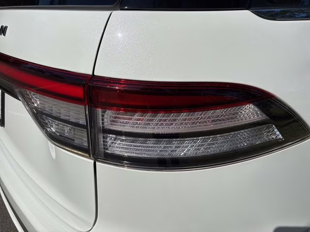 2025 White Metallic Lincoln Aviator Black Label AWD SUV