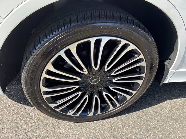 2025 White Metallic Lincoln Aviator Black Label AWD SUV