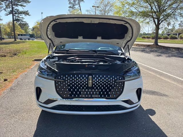 2025 White Metallic Lincoln Aviator Black Label AWD SUV
