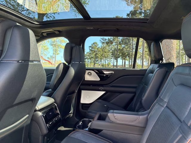 2025 White Metallic Lincoln Aviator Black Label AWD SUV