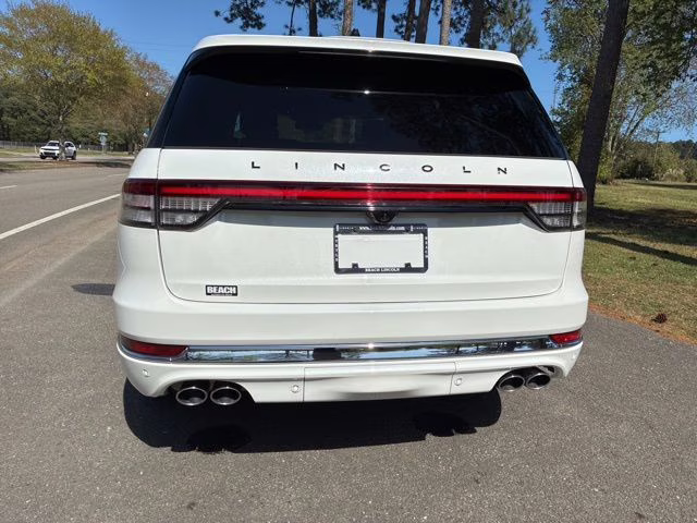 2025 White Metallic Lincoln Aviator Black Label AWD SUV