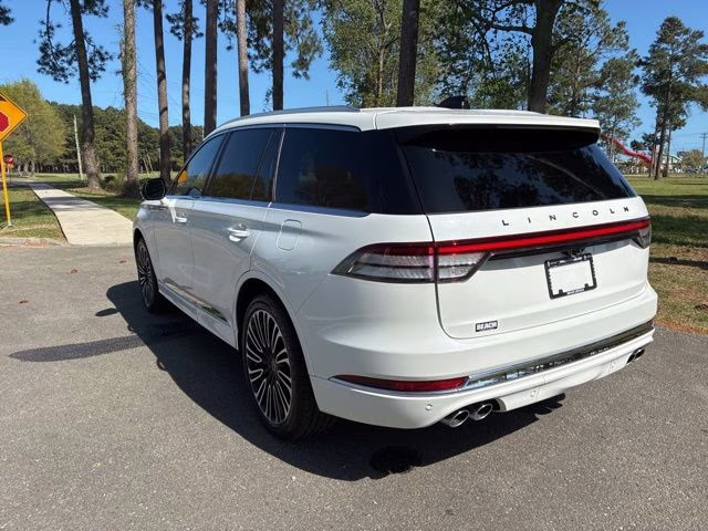 2025 White Metallic Lincoln Aviator Black Label AWD SUV