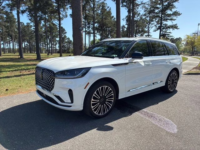 2025 White Metallic Lincoln Aviator Black Label AWD SUV