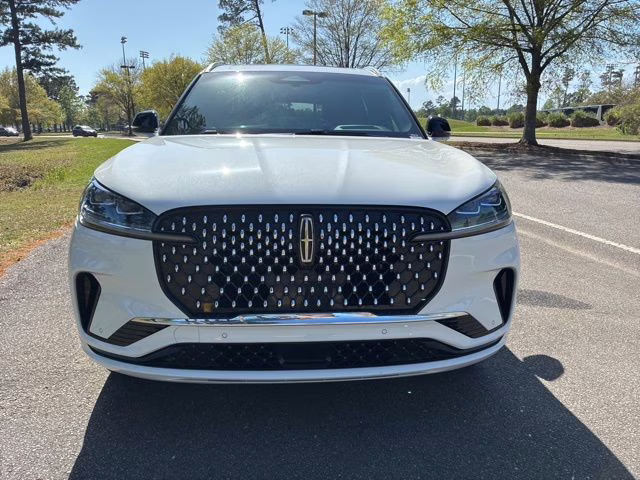 2025 White Metallic Lincoln Aviator Black Label AWD SUV