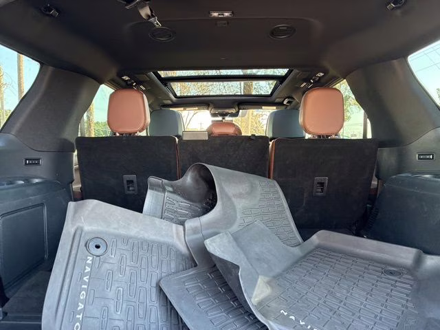 2025 Blue Metallic Lincoln Navigator Reserve 4X4 SUV