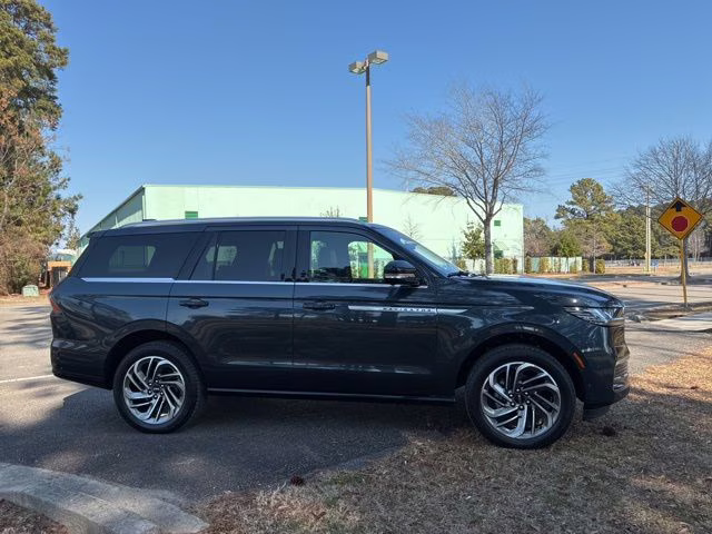 2025 Blue Metallic Lincoln Navigator Reserve 4X4 SUV