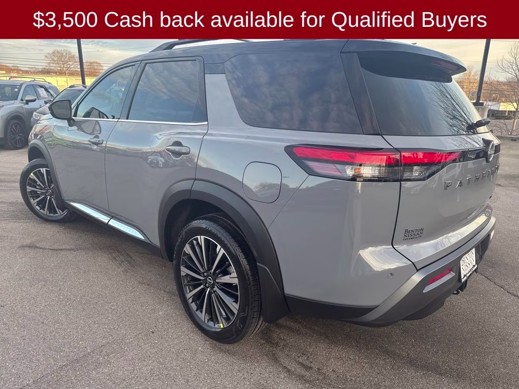 2026 Boulder Gray/Super Black Nissan Pathfinder Platinum 4X4 SUV