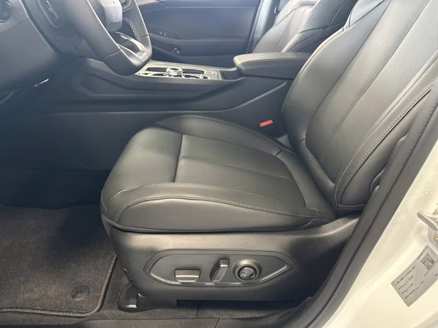 2026 Bright White Clearcoat Jeep Cherokee Limited 4X4 SUV