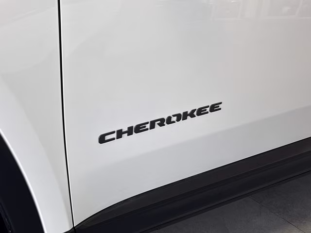 2026 Bright White Clearcoat Jeep Cherokee Limited 4X4 SUV
