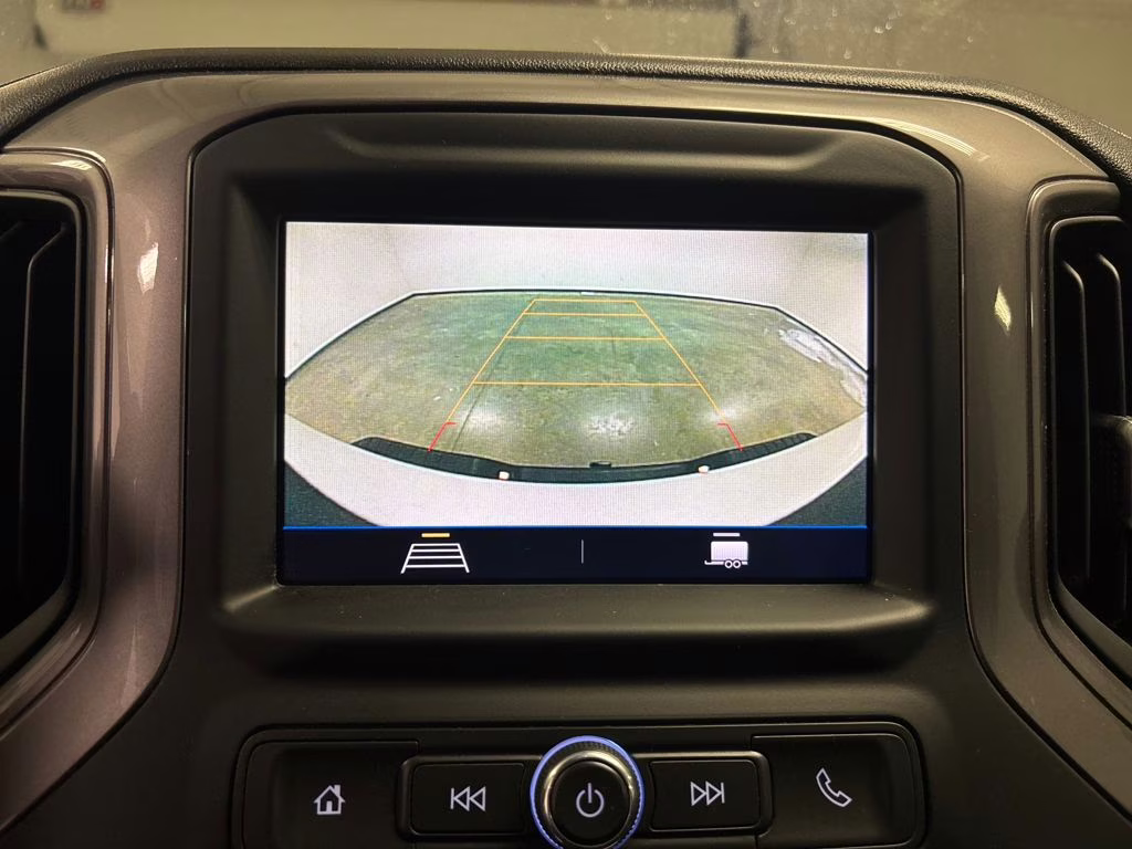 2022 Summit White Chevrolet Silverado 2500HD Custom 4X4 Truck