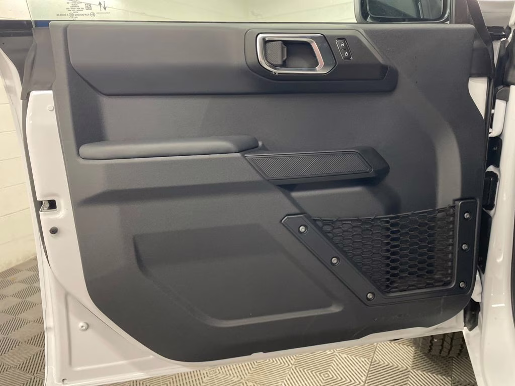 2025 OXFORD WHITE Ford Bronco Big Bend 4X4 SUV