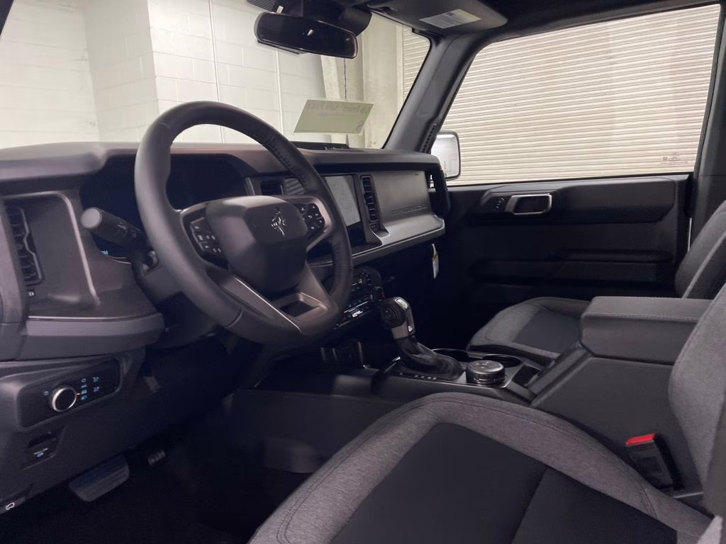 2025 OXFORD WHITE Ford Bronco Big Bend 4X4 SUV