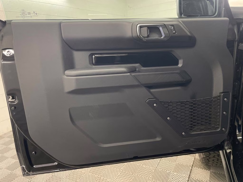 2025 SHADOW BLACK Ford Bronco Badlands 4X4 SUV