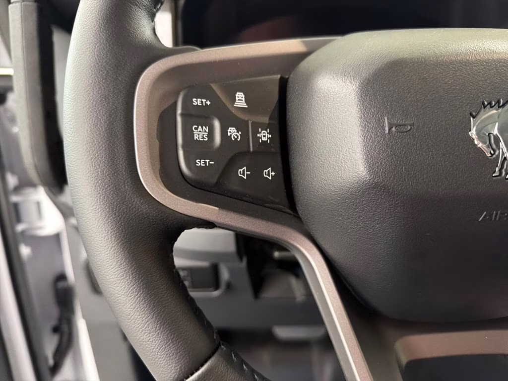 2025 OXFORD WHITE Ford Bronco Badlands 4X4 SUV