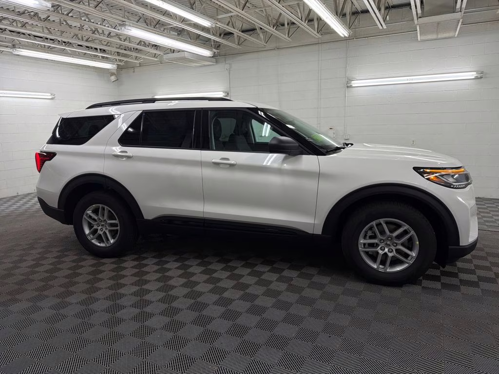 2026 STAR WHITE TRI-COAT Ford Explorer Active RWD SUV