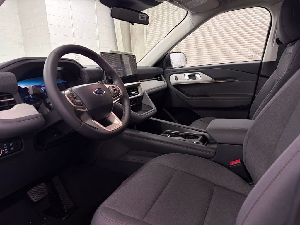 2026 STAR WHITE TRI-COAT Ford Explorer Active RWD SUV