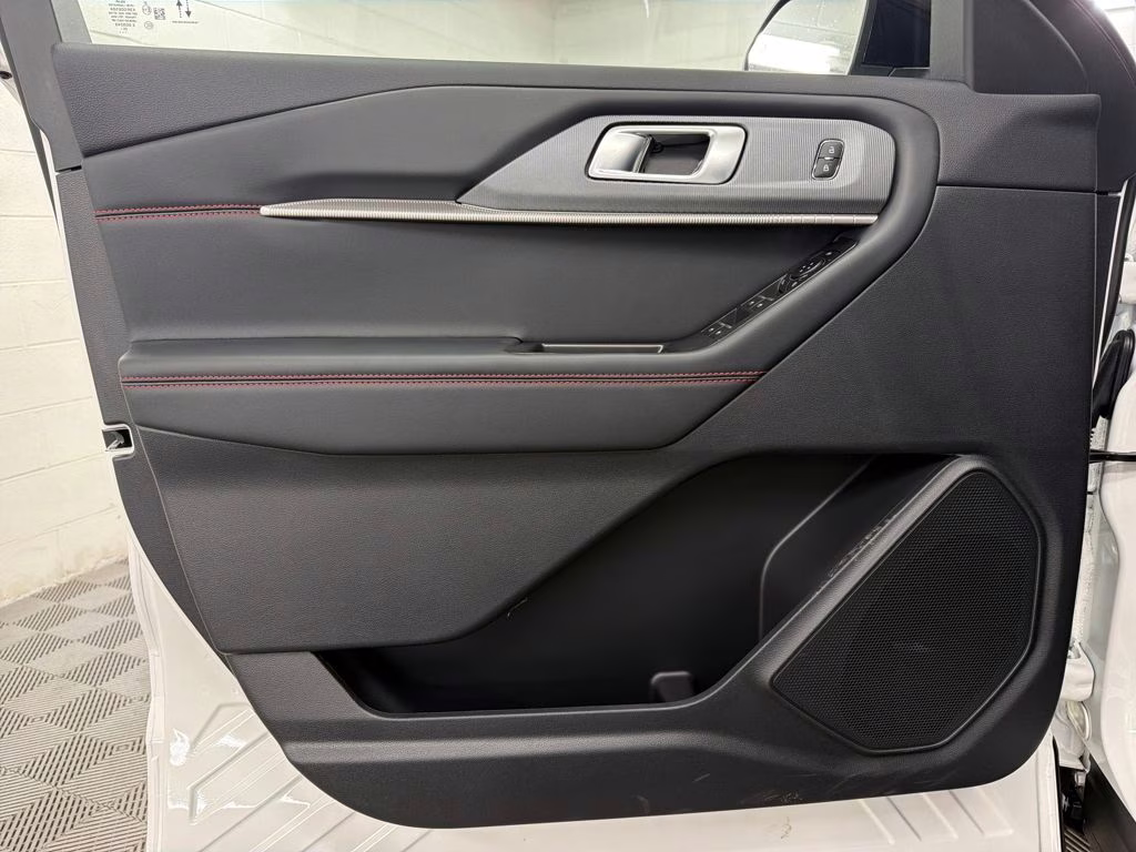 2026 STAR WHITE TRI-COAT Ford Explorer ST-Line RWD SUV