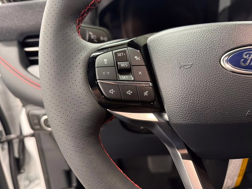 2026 STAR WHITE TRI-COAT Ford Explorer ST-Line RWD SUV