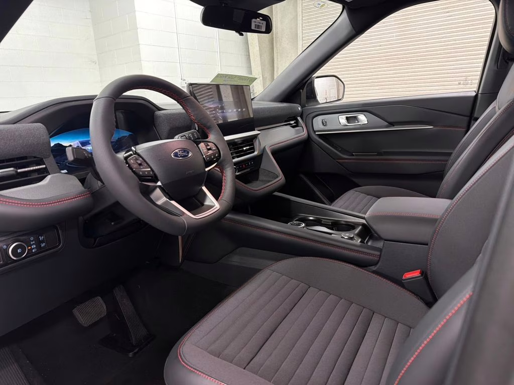 2026 STAR WHITE TRI-COAT Ford Explorer ST-Line RWD SUV