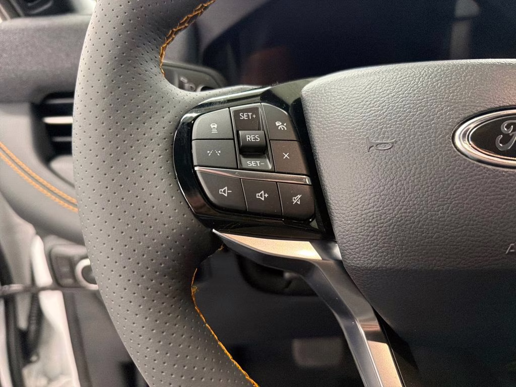 2026 STAR WHITE TRI-COAT Ford Explorer Tremor 4X4 SUV