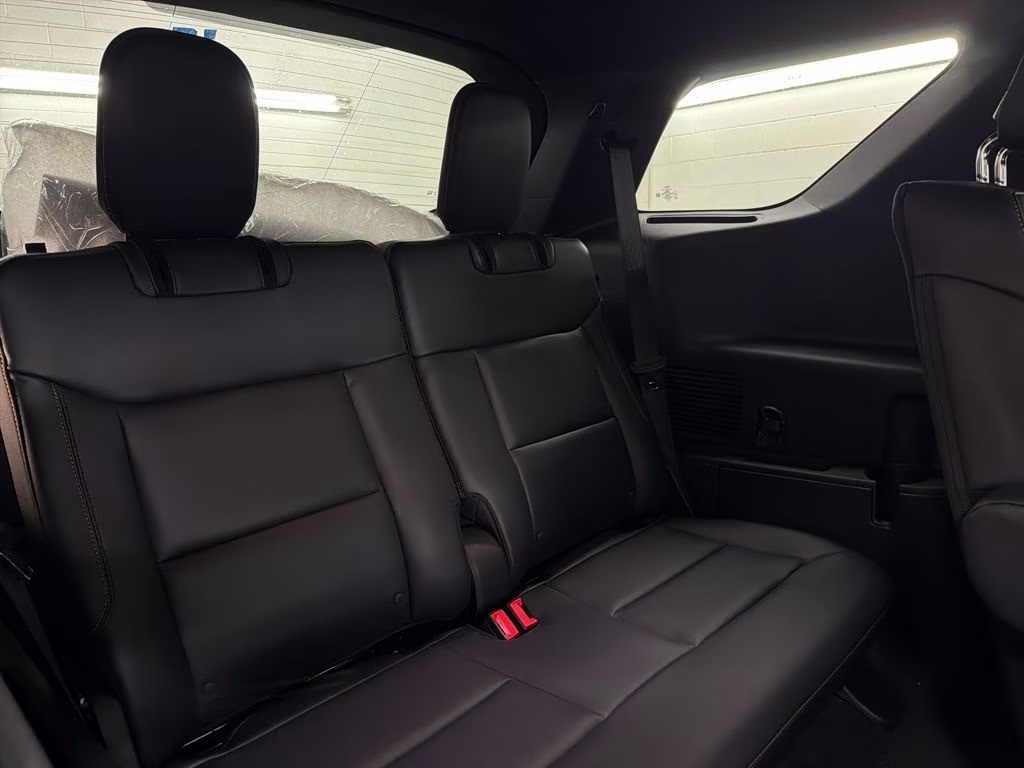 2026 STAR WHITE TRI-COAT Ford Explorer Tremor 4X4 SUV