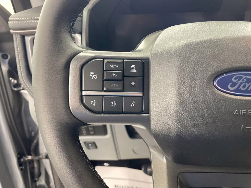 2025 ICONIC SILVER Ford F-150 Lightning Flash AWD Truck