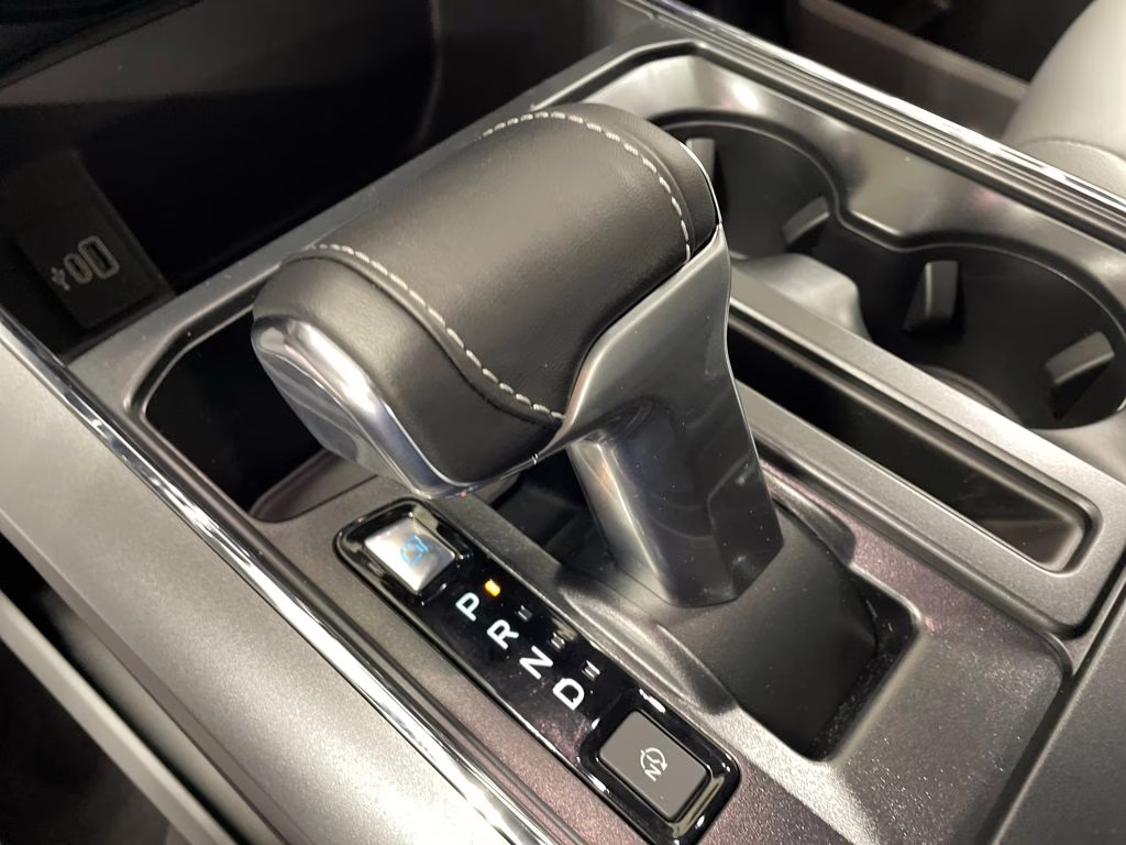 2025 ICONIC SILVER Ford F-150 Lightning Flash AWD Truck