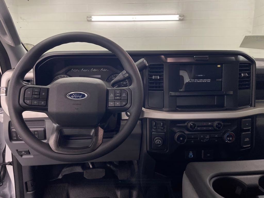 2026 OXFORD WHITE Ford Super Duty F-250 SRW XL RWD Truck