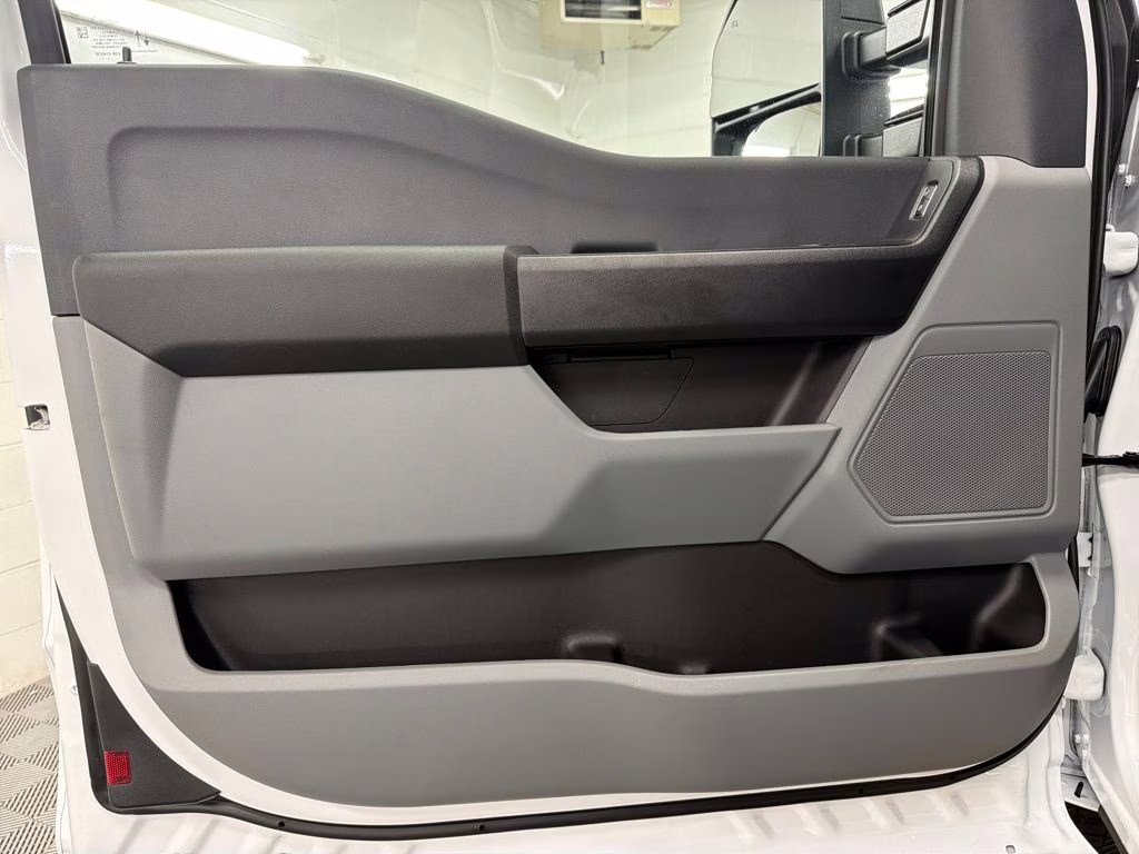 2026 Oxford White Ford Super Duty F-250 SRW XL 4X4 Truck