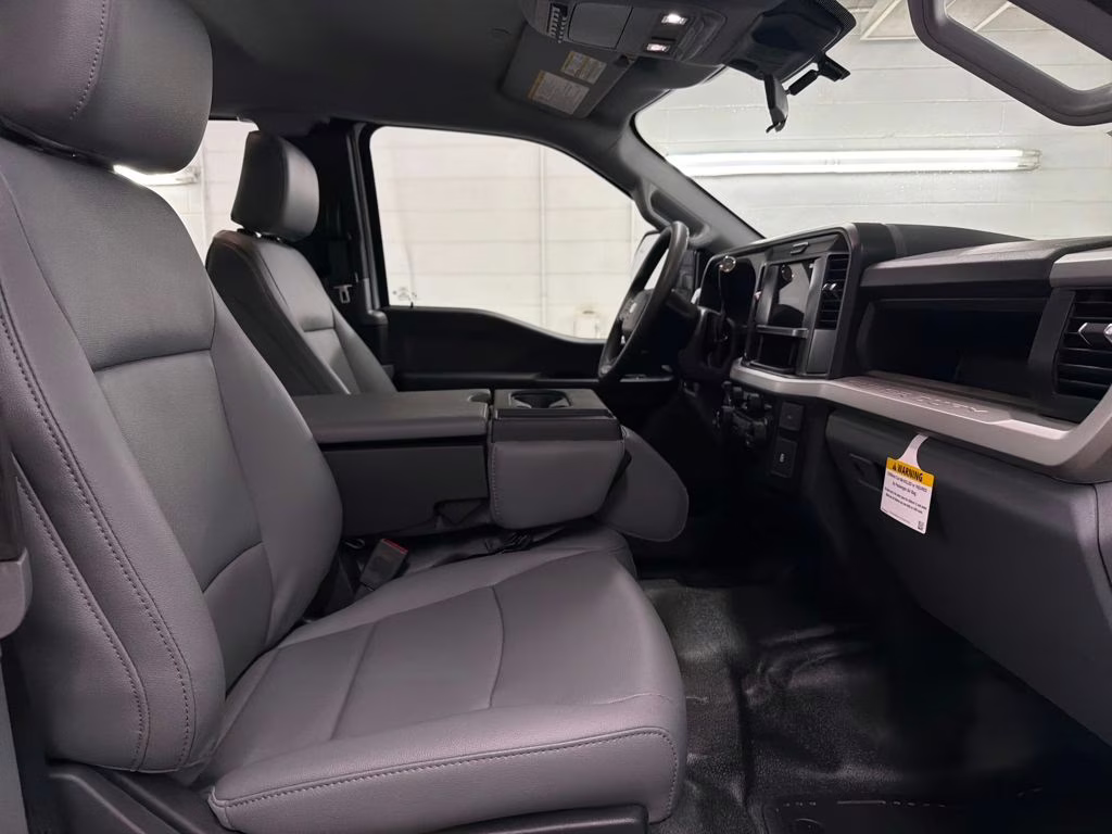 2026 Oxford White Ford Super Duty F-250 SRW XL 4X4 Truck