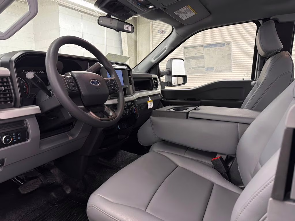 2026 Oxford White Ford Super Duty F-250 SRW XL 4X4 Truck