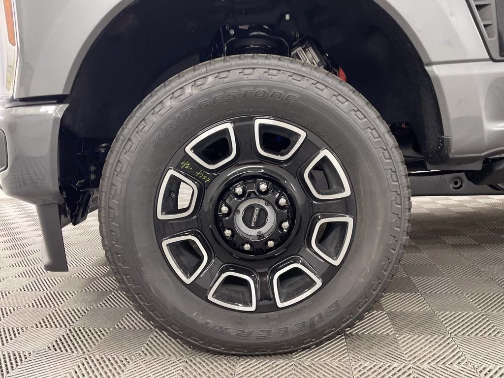 2026 CARBONIZED GRAY Ford Super Duty F-250 SRW Platinum 4X4 Truck