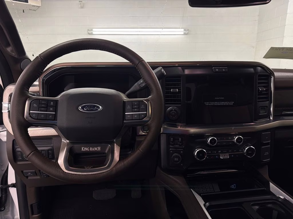 2026 STAR WHITE Ford Super Duty F-350 DRW King Ranch 4X4 Truck