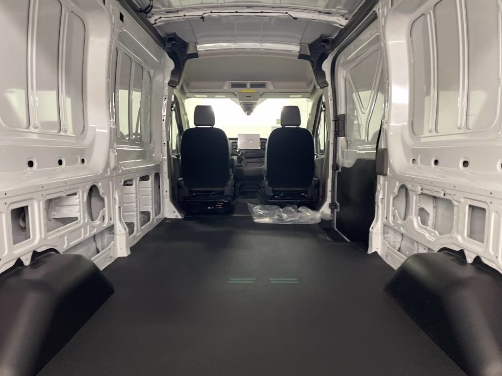 2026 OXFORD WHITE Ford Transit-250 XL RWD Van