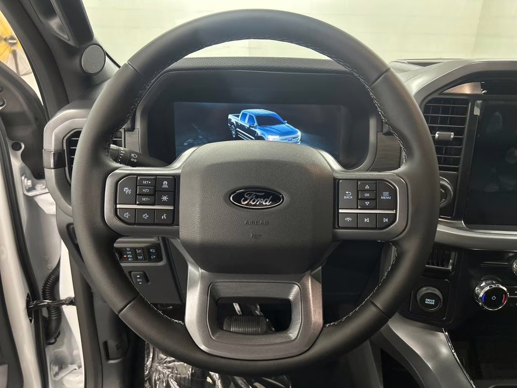 2025 OXFORD WHITE Ford F-150 XLT RWD Truck