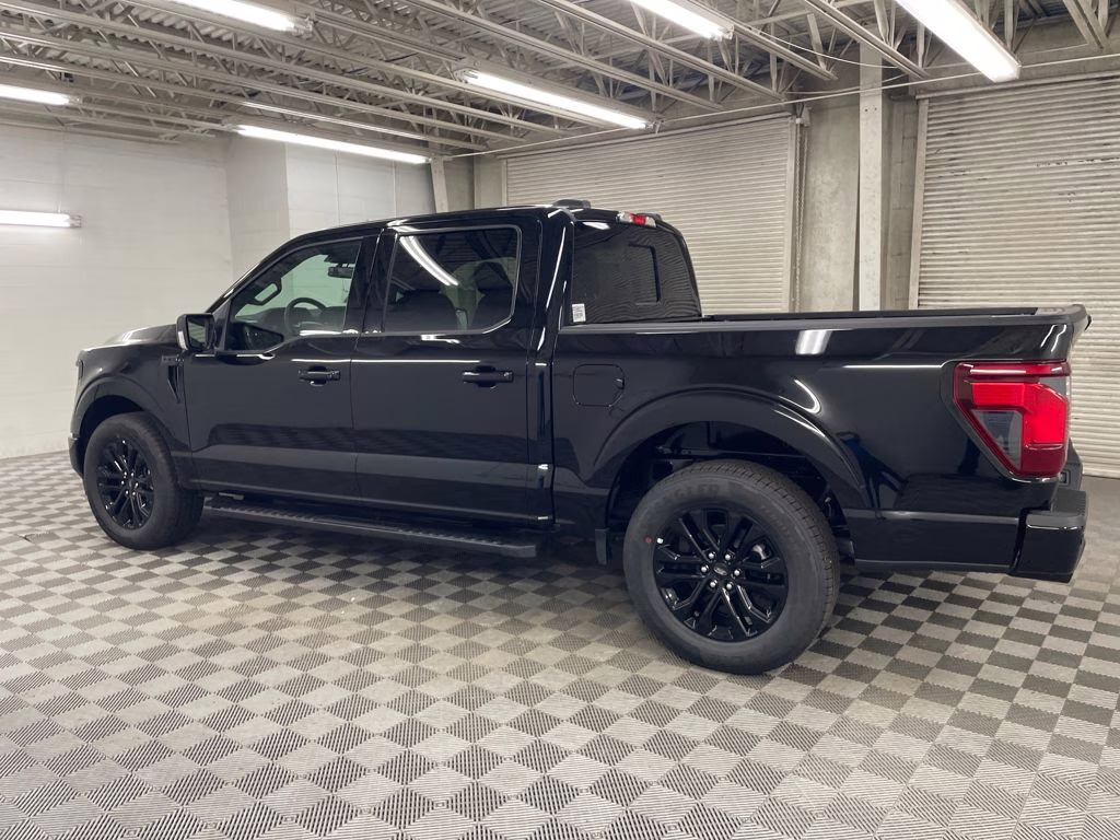 2025 AGATE BLACK Ford F-150 XLT RWD Truck