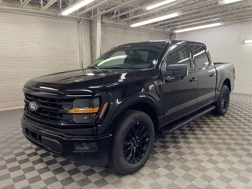 2025 AGATE BLACK Ford F-150 XLT RWD Truck