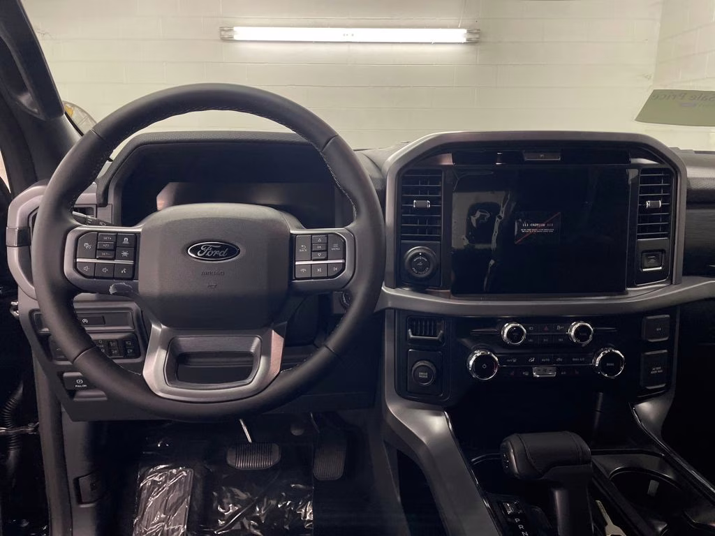 2025 AGATE BLACK Ford F-150 XLT RWD Truck