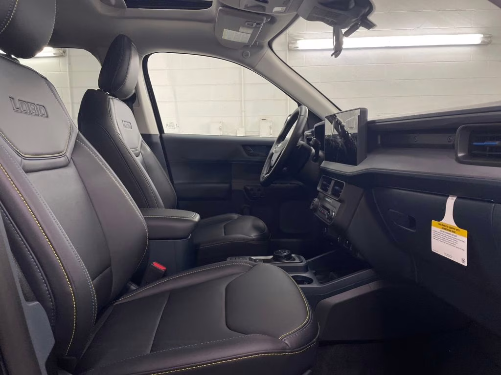 2025 SHADOW BLACK Ford Maverick Lobo High AWD Truck