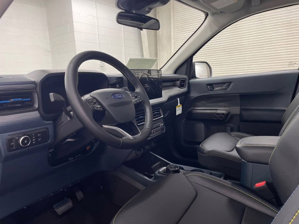 2025 SHADOW BLACK Ford Maverick Lobo High AWD Truck