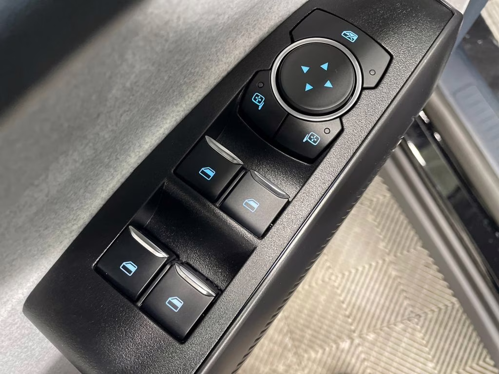 2025 SHADOW BLACK Ford Maverick XLT FWD Truck