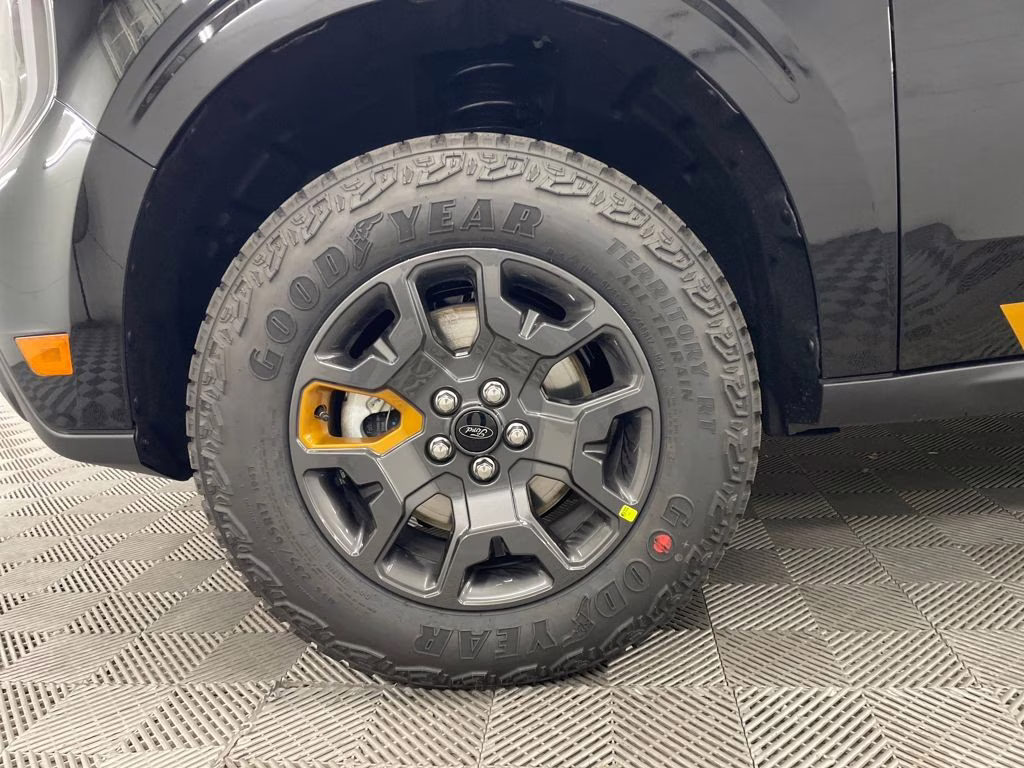 2025 SHADOW BLACK Ford Maverick Tremor AWD Truck