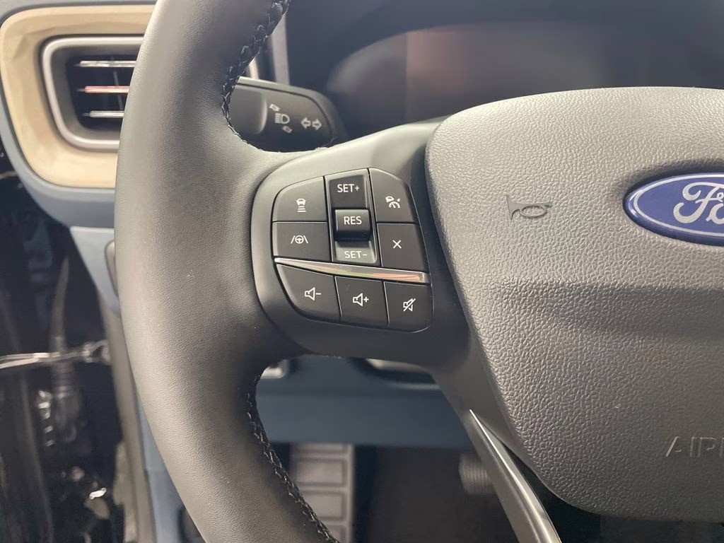 2025 SHADOW BLACK Ford Maverick Lariat AWD Truck