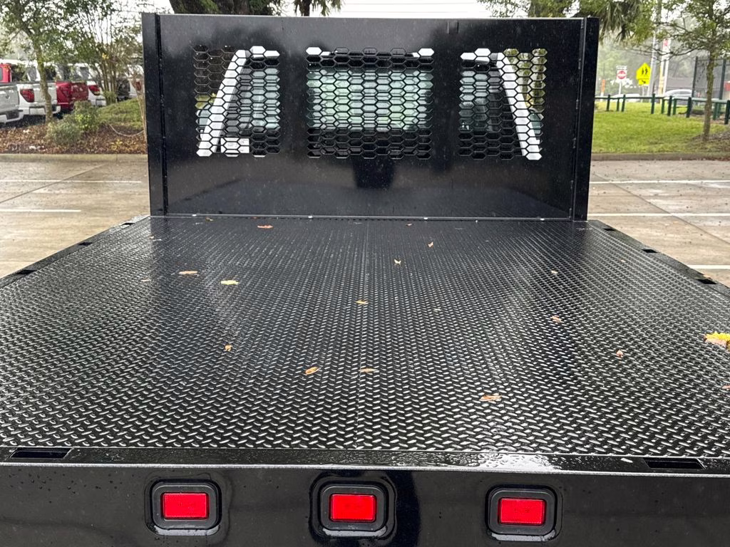 2025 Oxford White Ford Super Duty F-350 DRW XL RWD Chassis